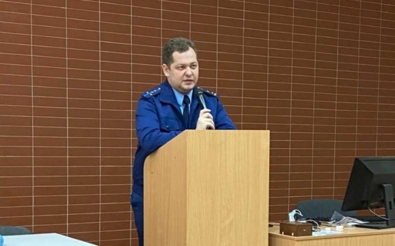 Помощник прокурора города Новосибирска провел лекцию для студентов НГУЭУ