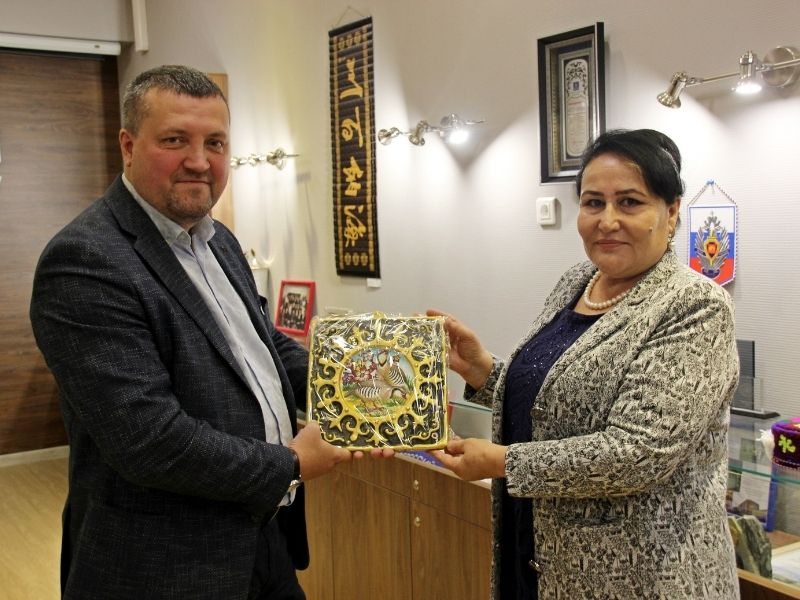  НГУЭУ развивает сотрудничество с вузом Таджикистана 
